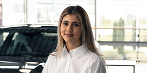 Yasmin Bektas Automobilkauffrau in Ausbildung